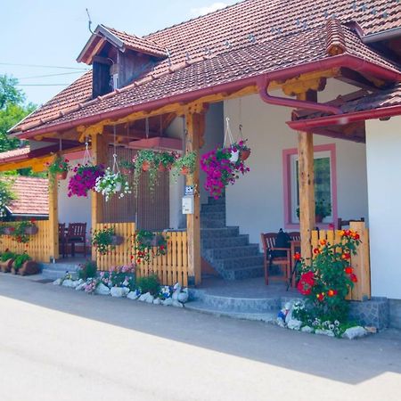 Guesthouse Ella Slunj Exterior foto